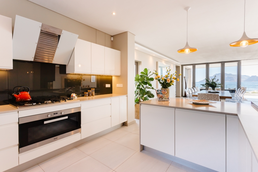 4 Bedroom Property for Sale in Kommetjie Western Cape